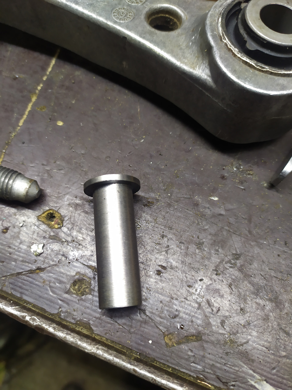 Втулка без токарного станка. Точить втулки. Втулка на шлифовальный круг 12. Втулка для точила. Точить втулки.