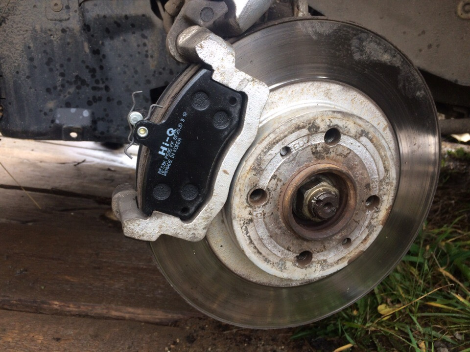 тест тормозных дисков. кривой тормозной диск. тормозная система автомобиля. тест тормозных дисков. тест тормозных дисков.