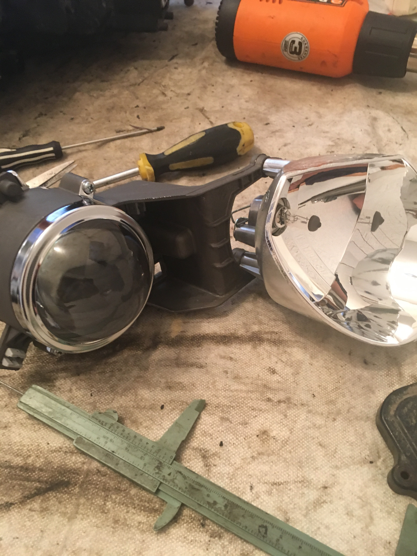 Санта фе замена линз. Санта фе замена линз. Фара санта фе 2 разобрать. Санта фе замена линз. Санта фе 3 биксенон.