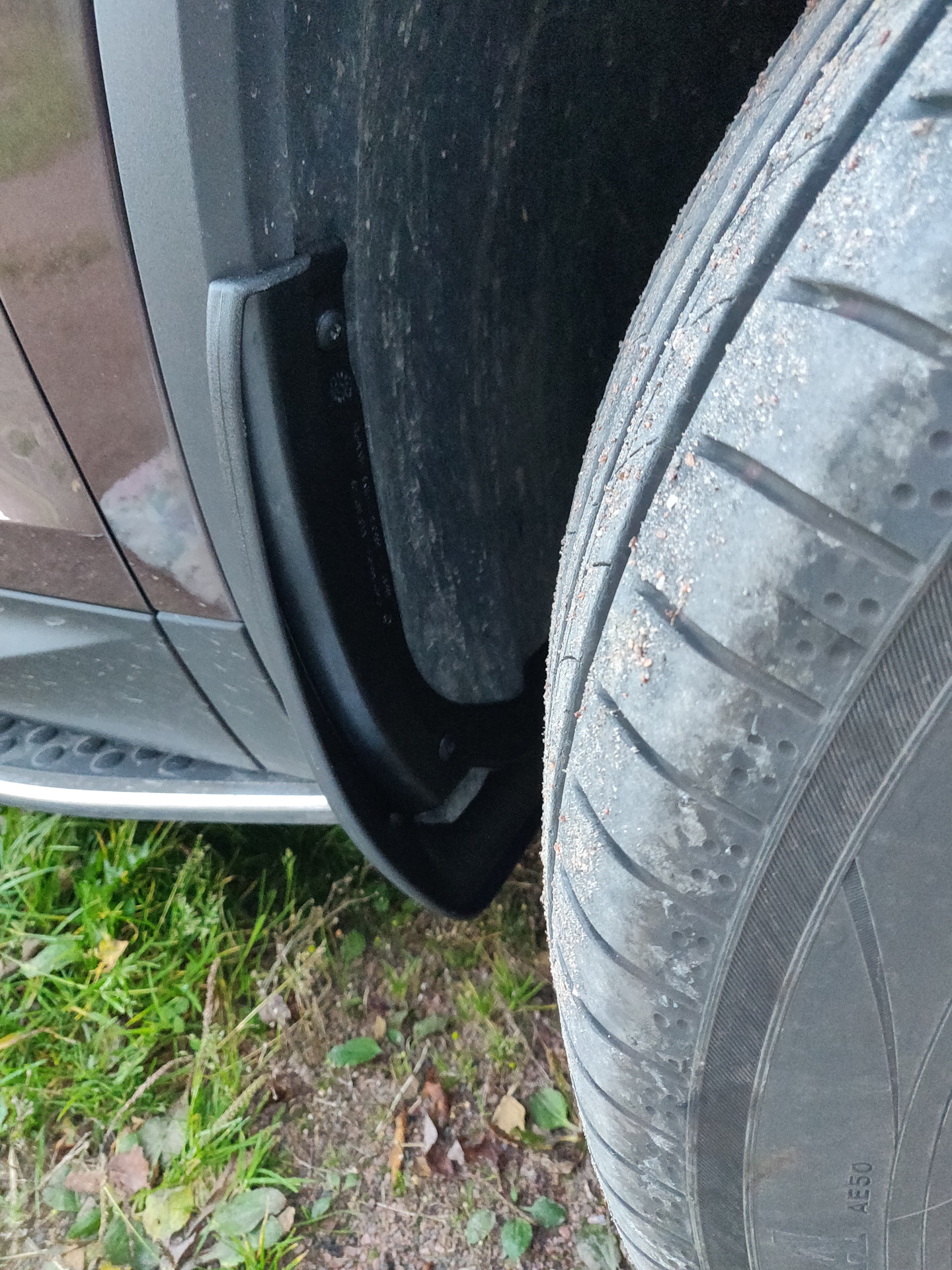 Skoda kodiaq sportline передние брызговики. Передние брызговики kodiaq. Vag 565075101a. Брызговики skoda kodiaq. Передние брызговики kodiaq.