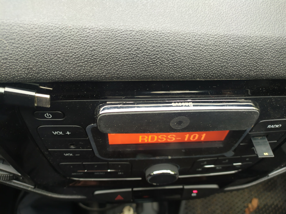 Место для телефона — Lada XRAY Cross, 1,8 л, 2020 года | аксессуары ...