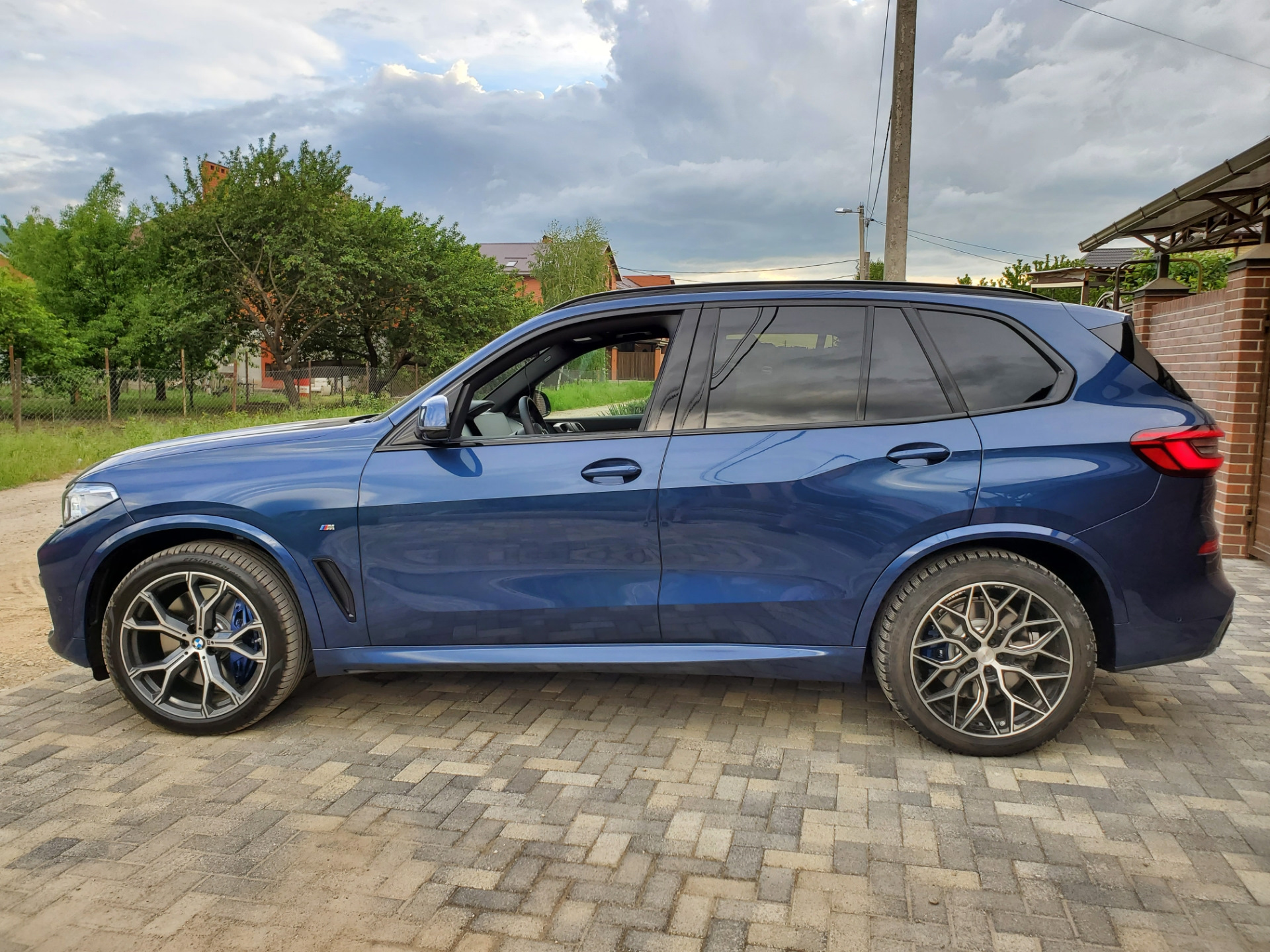 BMW x5 Blue