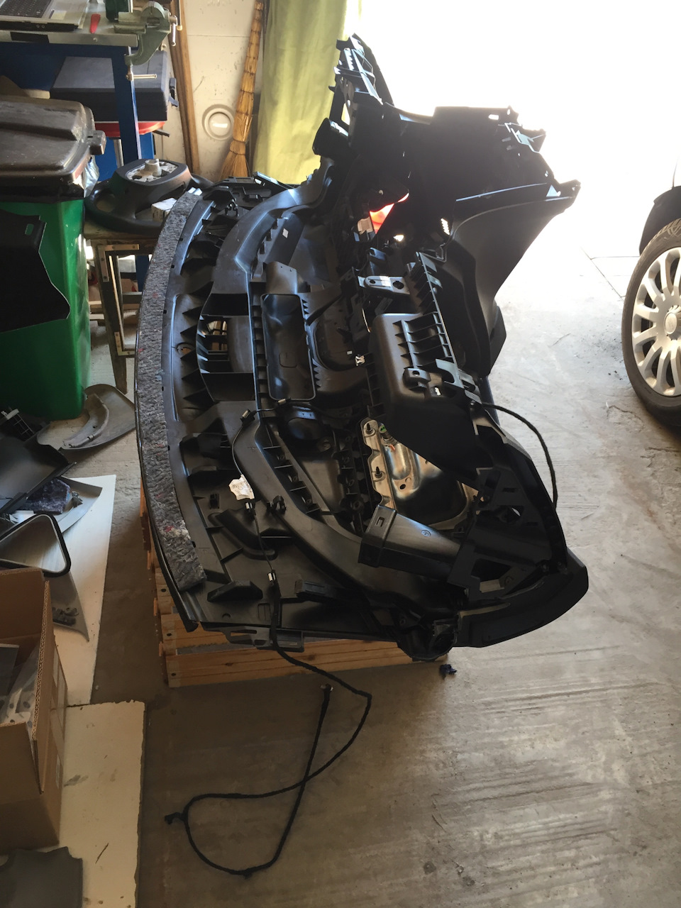 Торпеда с проводом антенны — Ford Fiesta (Mk VI)