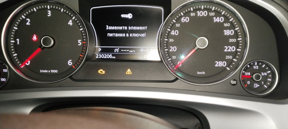 Батарейка в ключе — Volkswagen Touareg (2G), 3 л, 2012 года ...