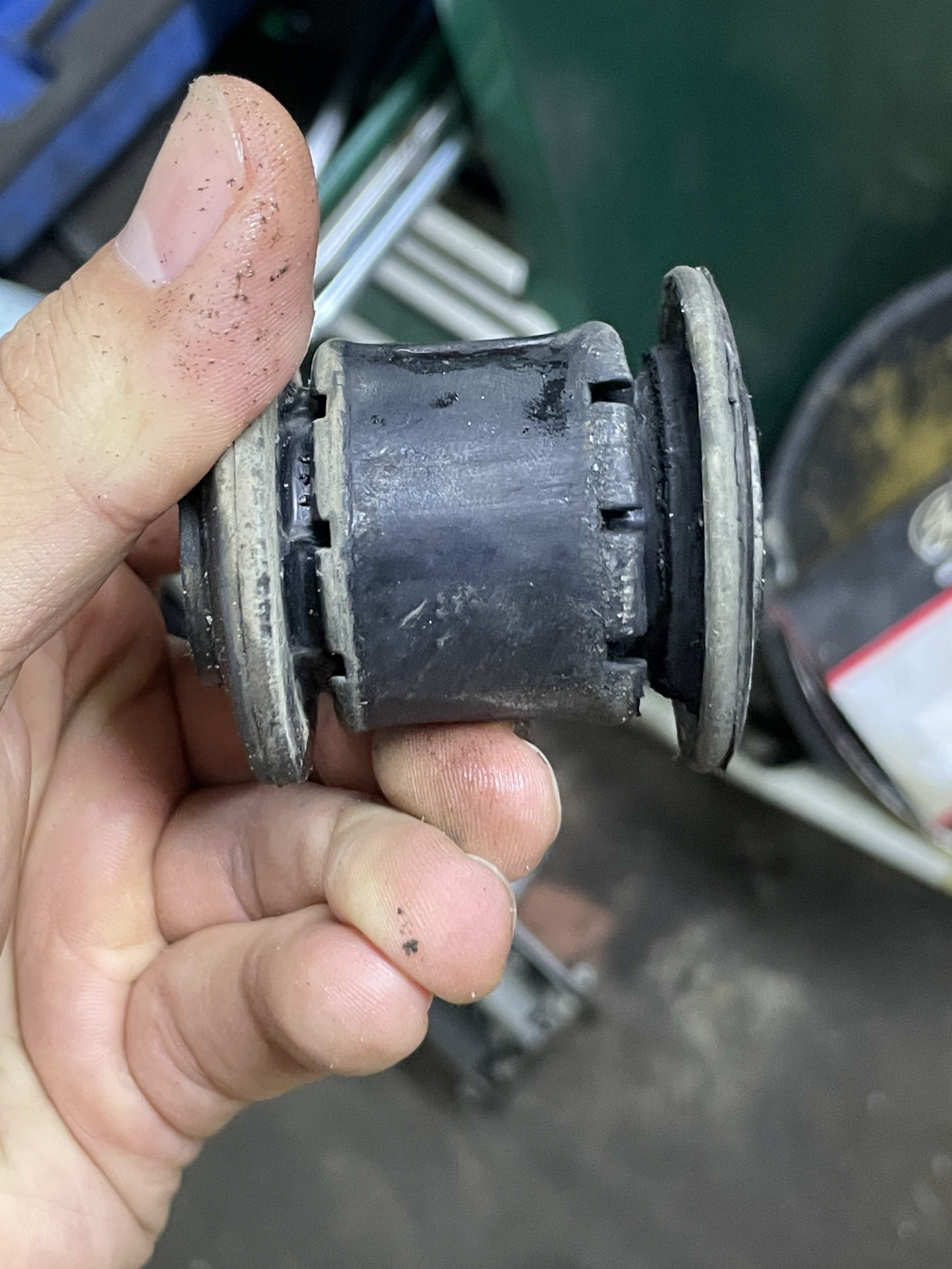 Как выглядит оригинальный сайлентблок 1k0407183f — Skoda Octavia A5 Mk2 ...