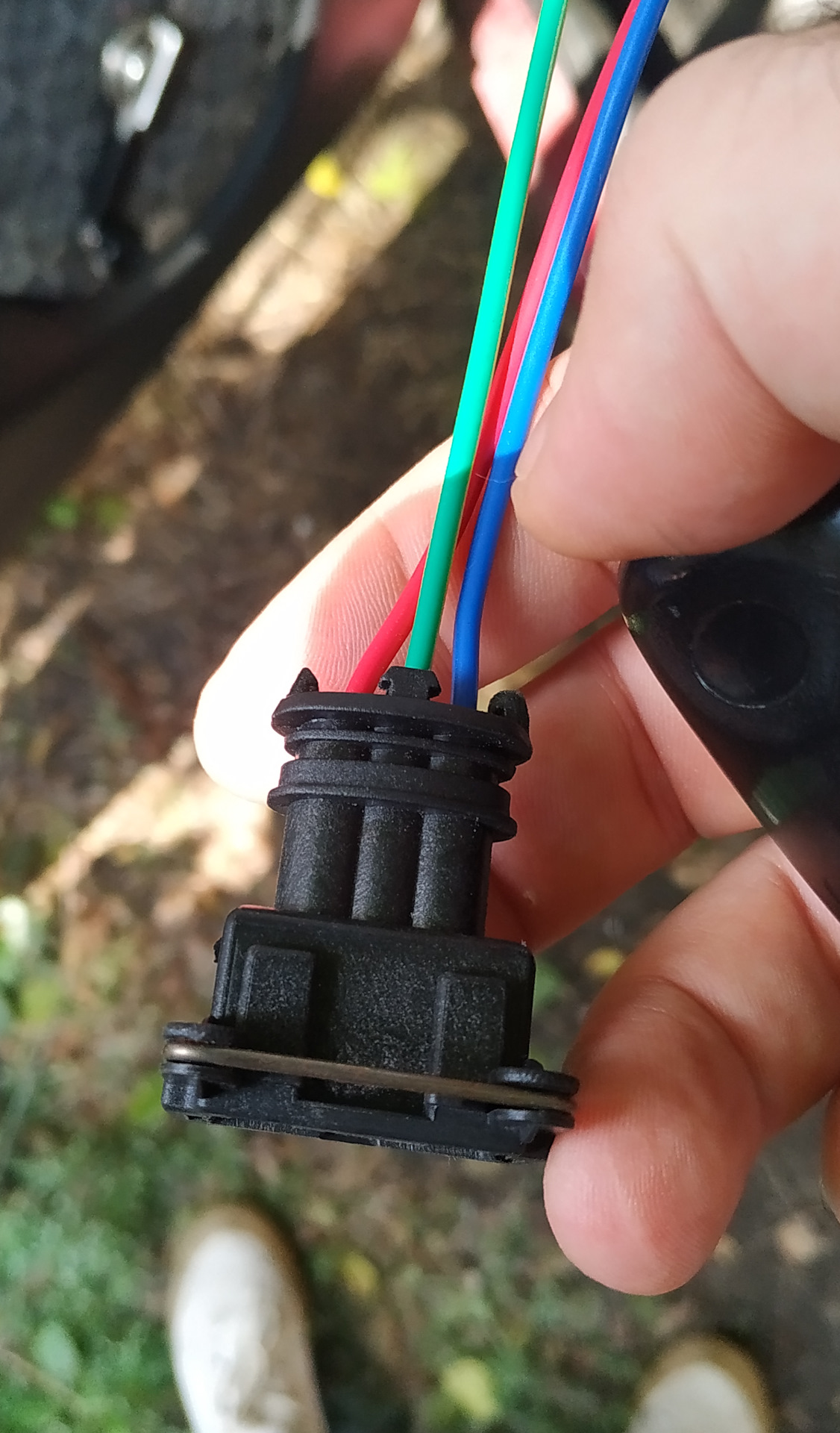 Замена разъема датчика Холла — ЗАЗ 1102, 1,2 л, 2003 года | своими ...