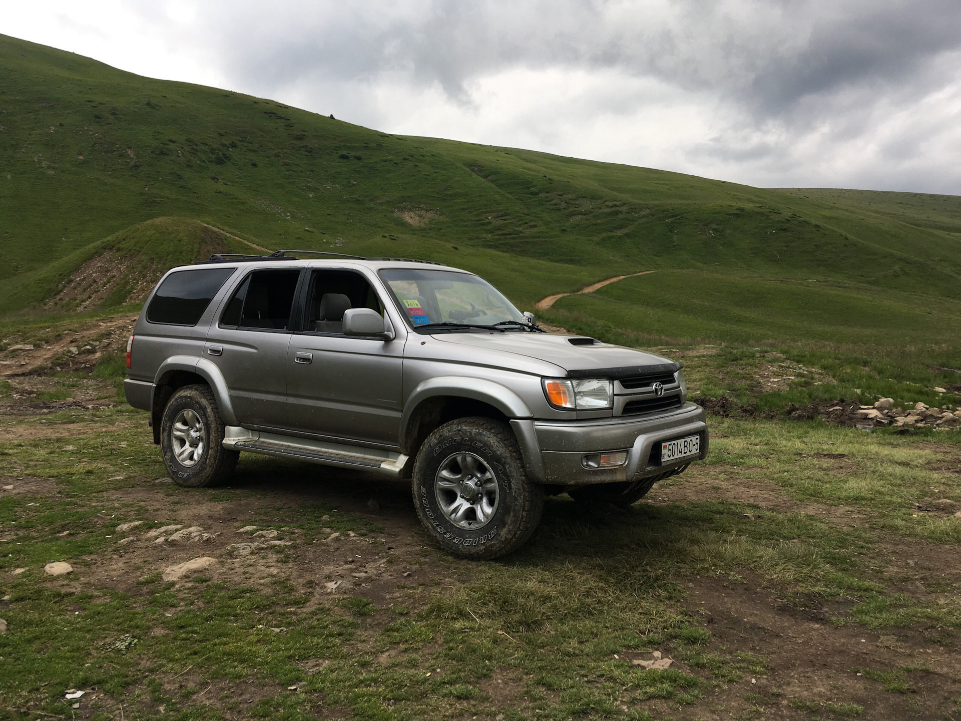 Версия toyota fight. Тойота 4runner 185 кузов. Toyota 4runner III. Toyota Runner 2002. Toyota 4runner Surf.