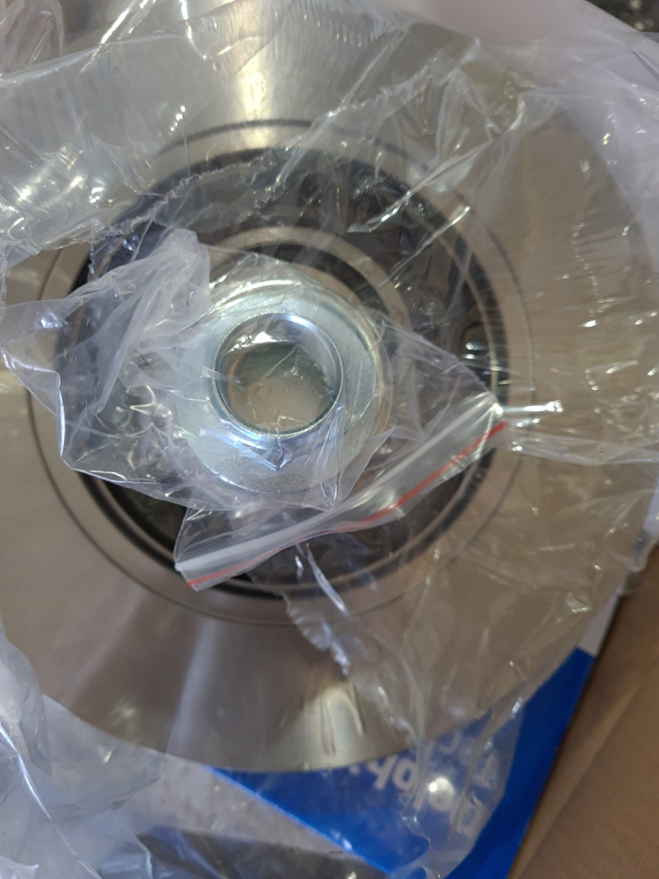 Замена задних тормозных дисков — Peugeot 308 (1G), 1,6 л, 2011 года ...