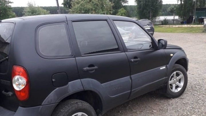 Chevrolet Niva Черный раптор