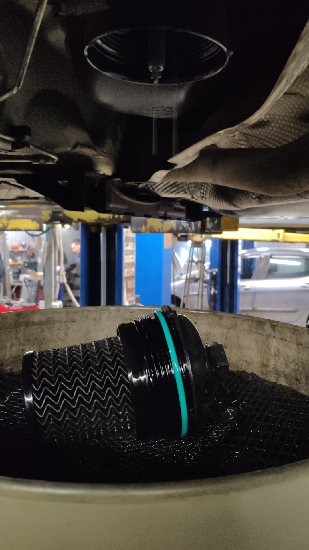 Рено гранд сценик 4. 4 8. Корпус топливного фильтра renault. Фильтр топливный сценик 4. 165571618r топливный фильтр.