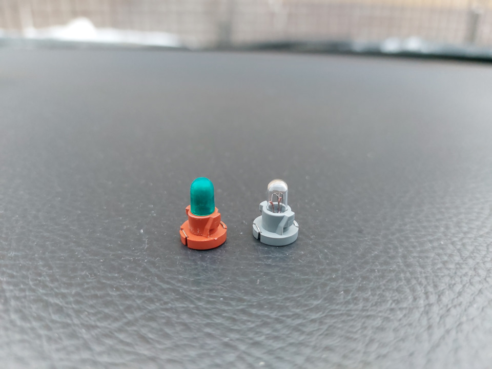 Замена лампочки обогрева сидений Lexus RX400H — DRIVE2