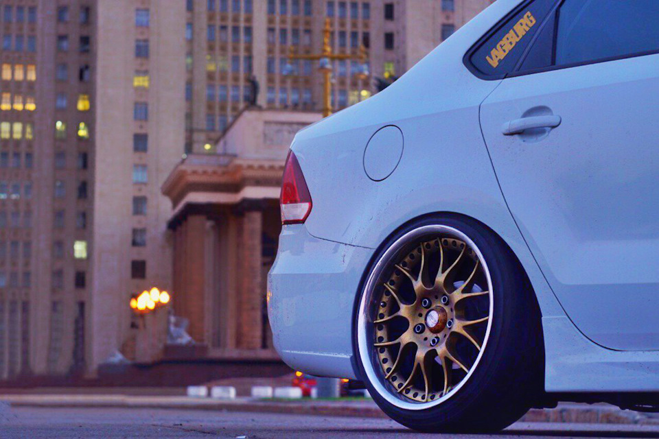 Volkswagen Polo sedan stance