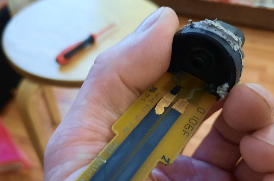 Замена датчика педали тормоза — Volvo XC70 II, 2,5 л, 2006 года | визит ...