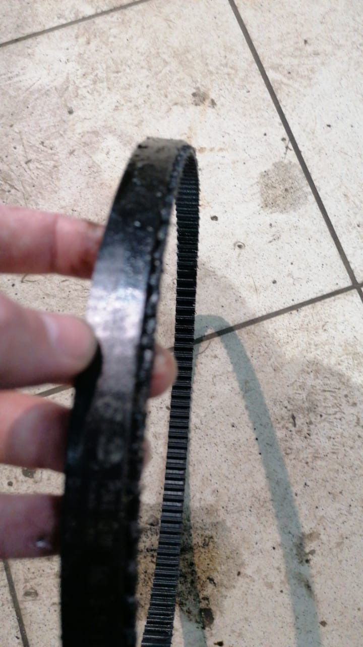 Жрет ремень ГРМ 1,6 8 кл (НУЖНА ИНФА) — Lada Калина универсал, 1,6 л ...