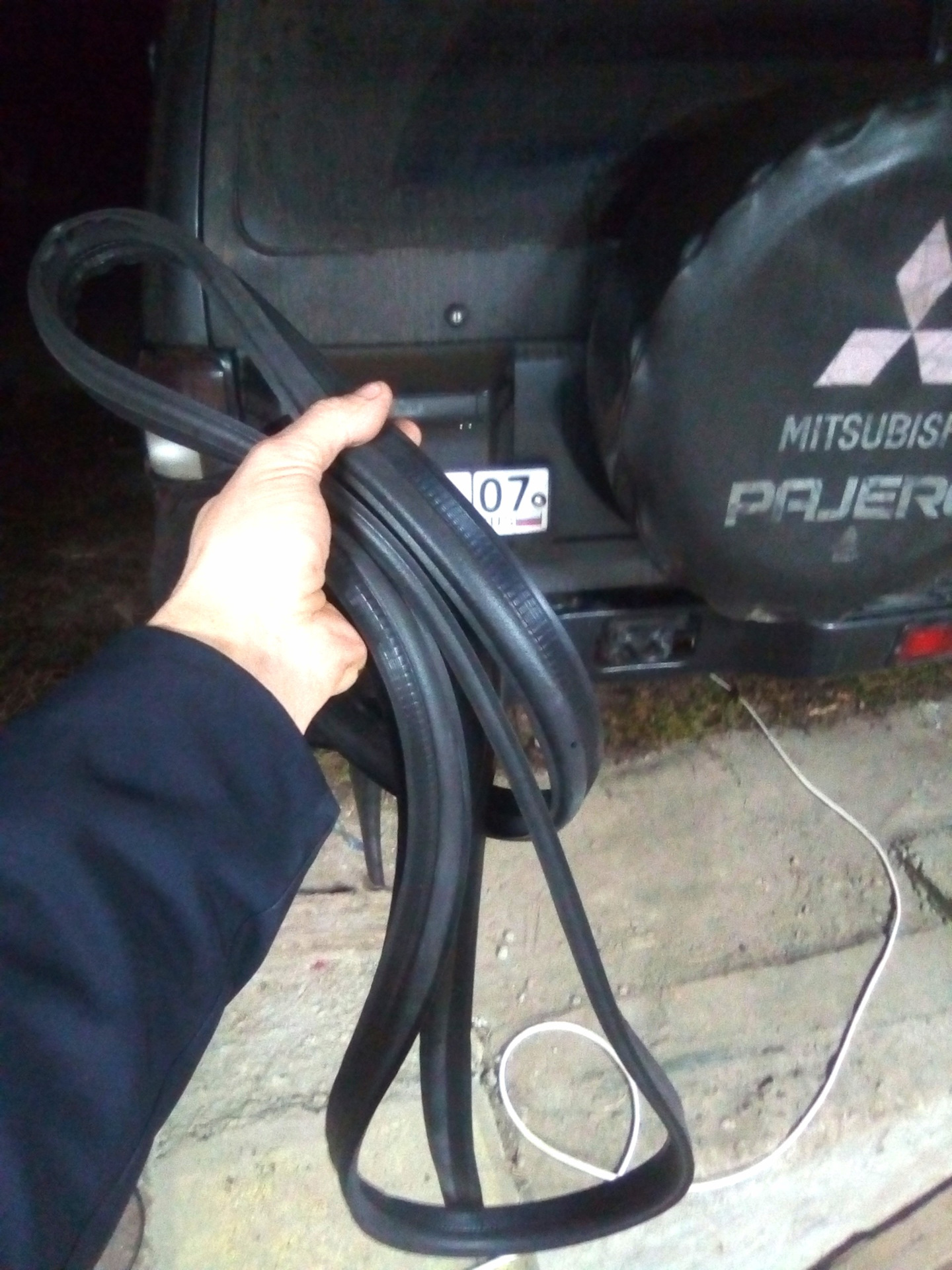 Уплотнитель паджеро 2. Уплотнитель расширителя арок митсубиси паджеро 3. Уплотнитель двери митсубиси паджеро спорт 2. Резинки уплотнителей дверей митсубиси паджеро 3. Дверные уплотнения паджеро-2.