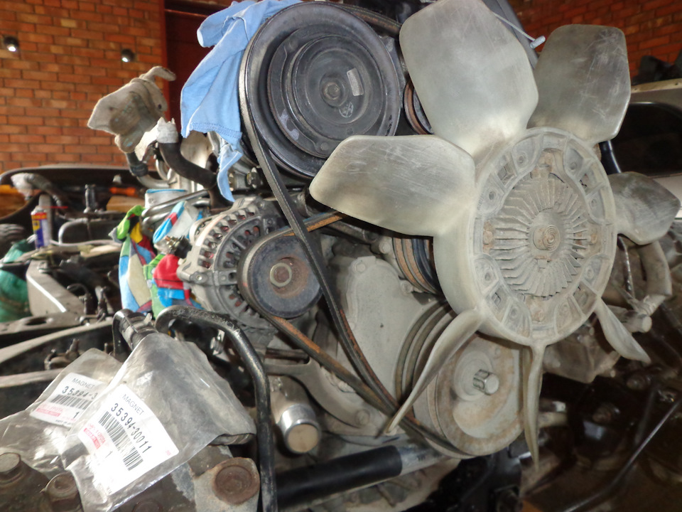 Фото в бортжурнале Toyota Hilux Surf (2G). Запчасти на фото: 3539430011
