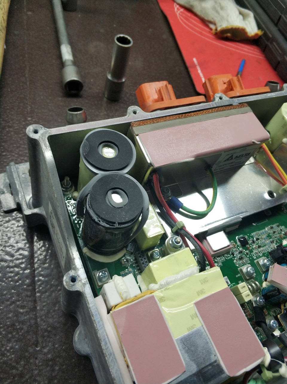 Чарджер, зарядное устройство, блок управления зарядом, хз как правильно ...