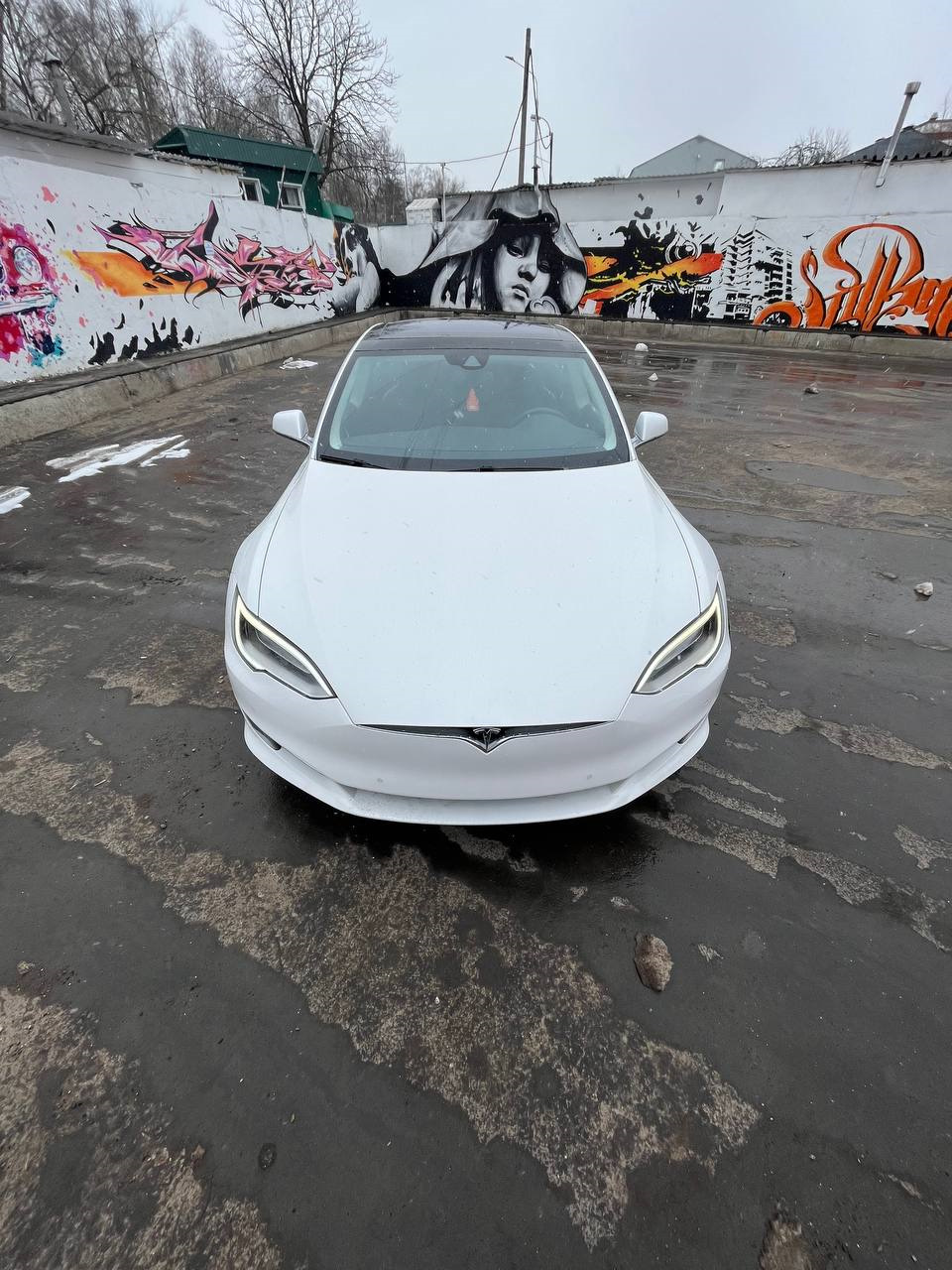 Седан, 7 мест? интересный поворот! Ай-да Илон Маск. — Tesla Model S, 2016  года | наблюдение | DRIVE2