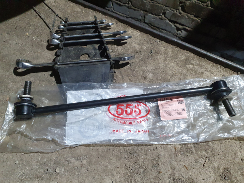 Втулки+стойки стабилизатора (замена) — Toyota Corolla (140/150), 1,6 л ...