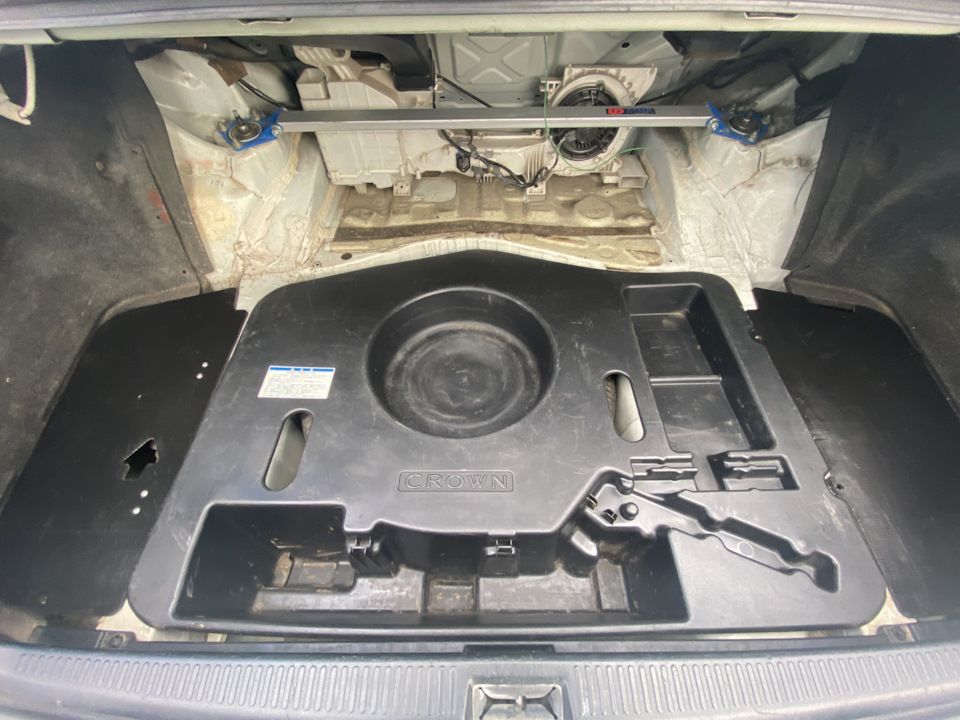 Фото в бортжурнале Toyota Crown (S170)