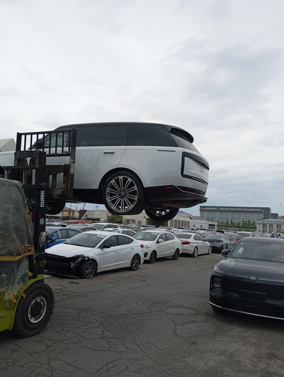Фото в бортжурнале Land Rover Range Rover (5G)