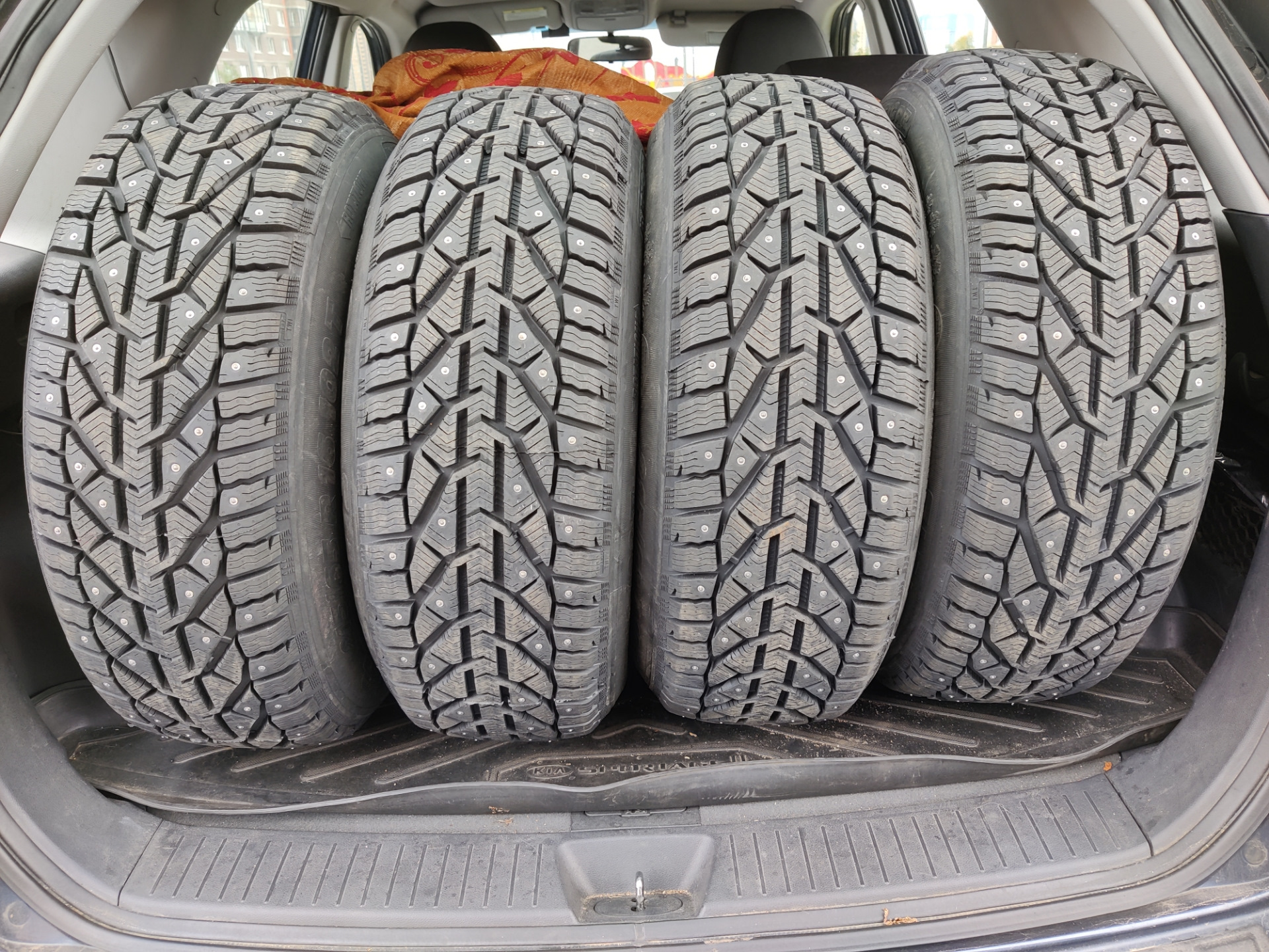 Nokian autograph snow 3 suv. Tigar suv ice. 215/50 r17 tigar winter 95v xl. Tigar suv ice. 215/50 r17 tigar winter 95v xl.