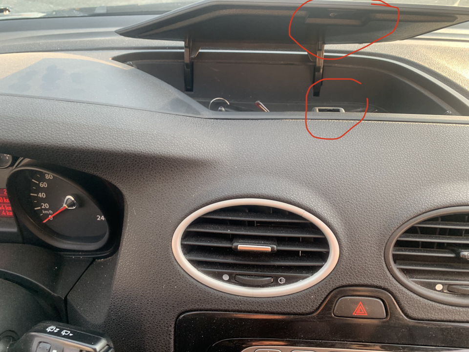 Верхний бардачек — Ford Focus Hatchback II, 2 л, 2008 года | своими ...