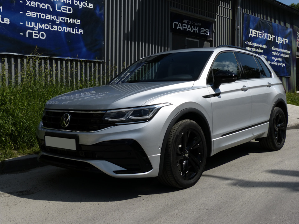 VW Tiguan — Оклейка защитной антигравийной пленкой передней части ...