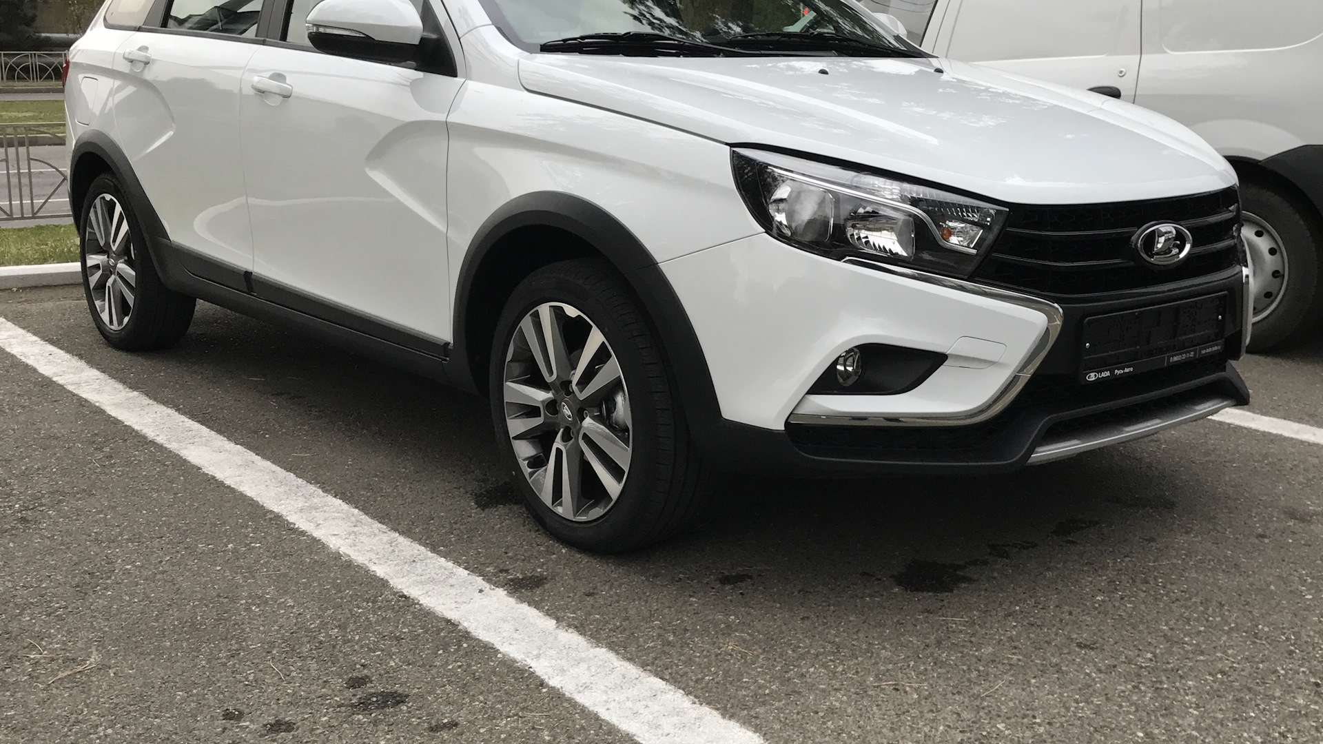 Lada Vesta SW Cross 1.8 бензиновый 2019 | 3.5 японцы делают вещи на DRIVE2