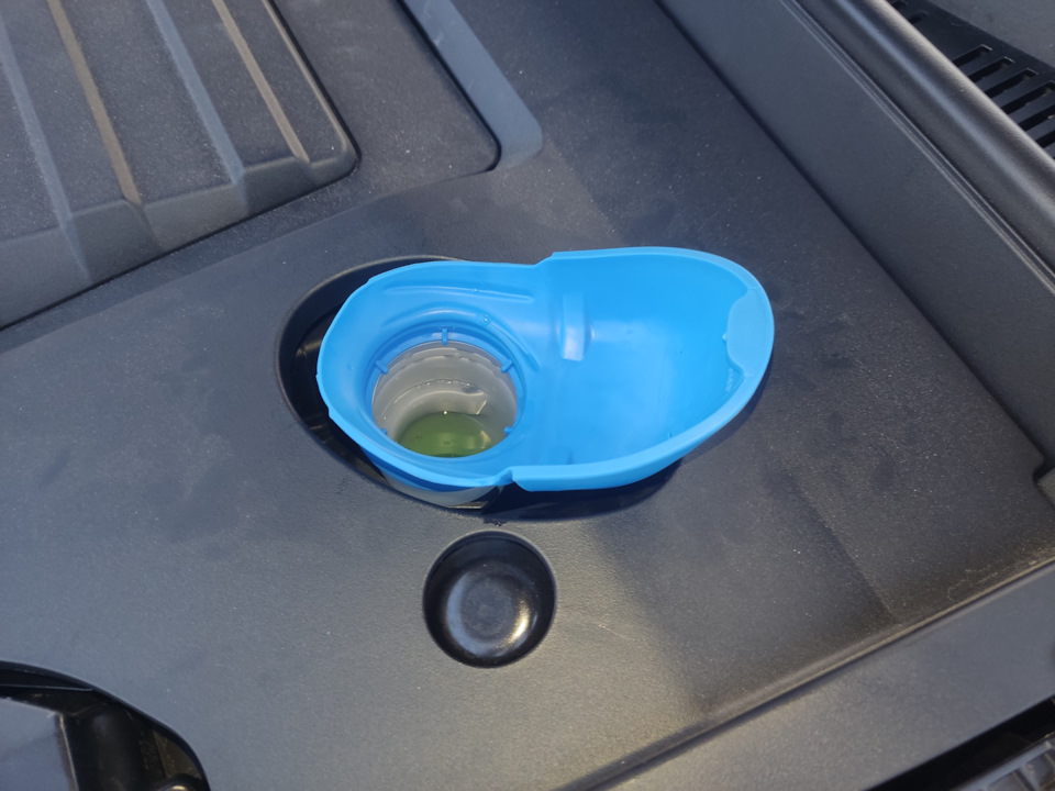 Установка горловины бачка омывателя VAG. — Exeed TXL, 2 л, 2023 года ...