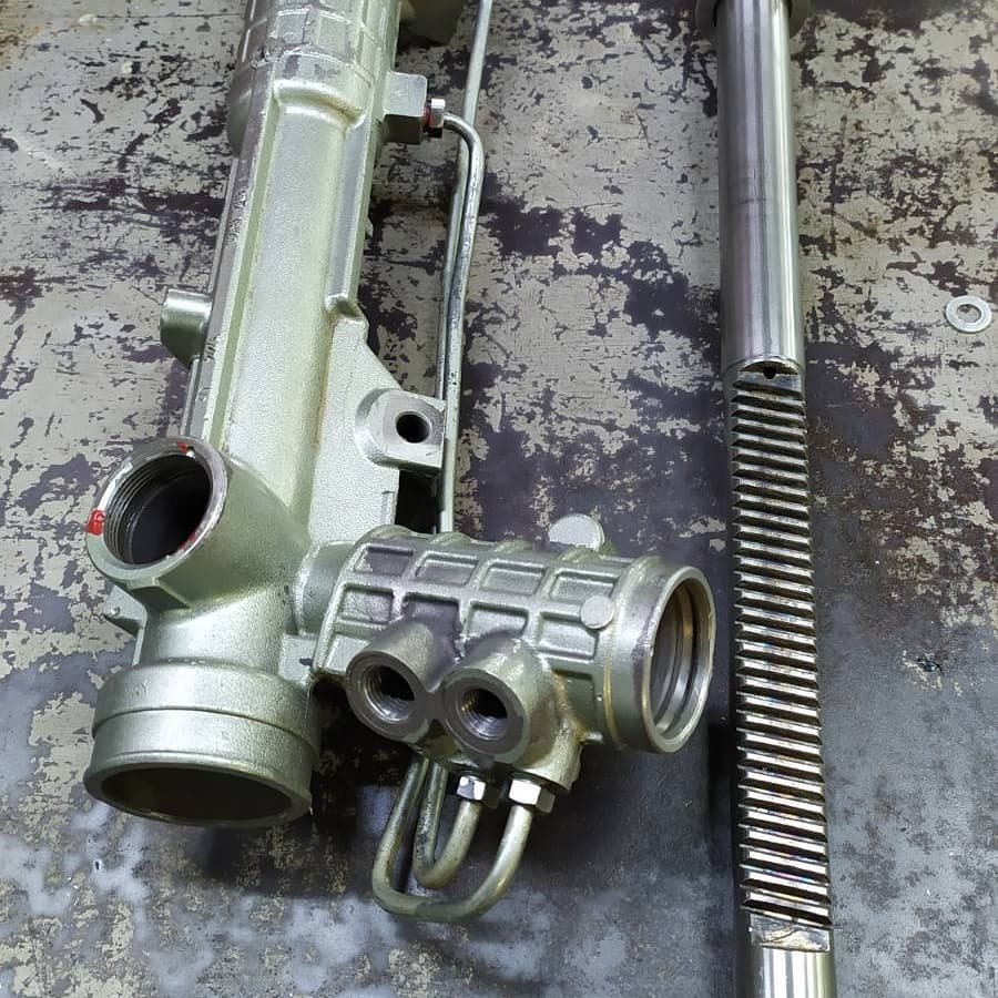 Течь рулевой рейки. — BMW 3 series Touring (E46), 3 л, 2005 года ...