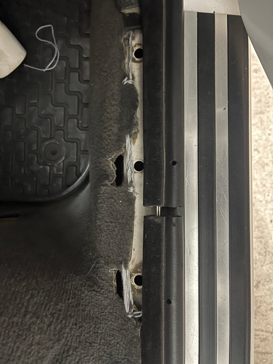 Ремонт ковролина — BMW 5 series (E34), 2 л, 1992 года | своими руками ...