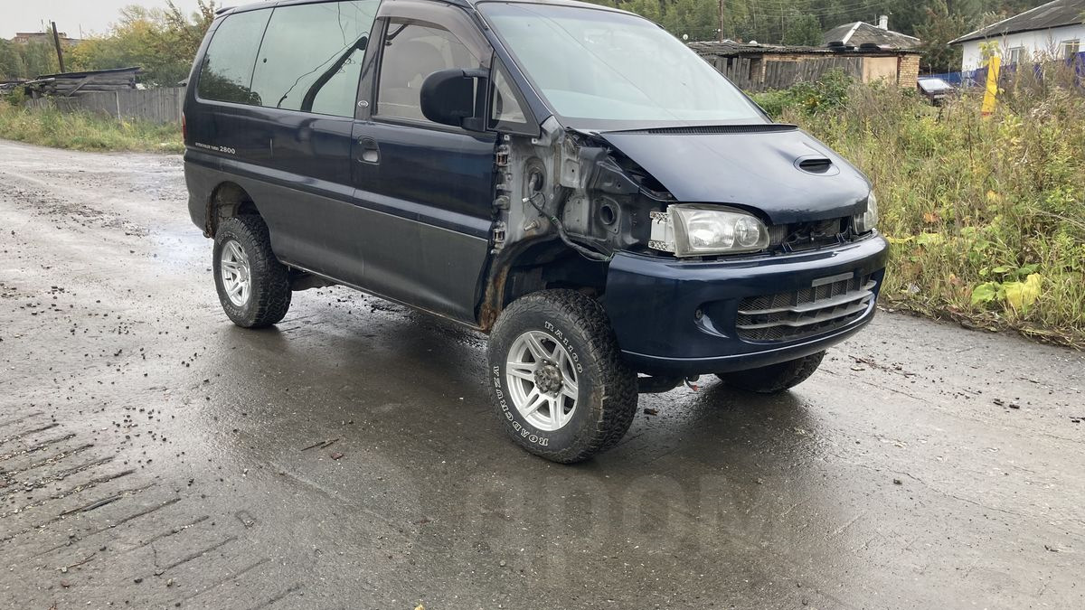 Делика 2.8 дизель. Делика л 400 2.8 дизель. Mitsubishi Delica 2.5DT бортовой.