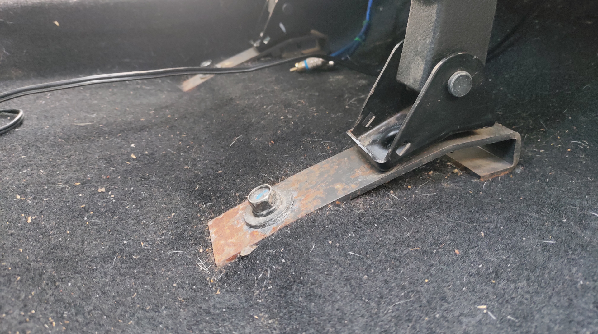 Сдвиг задних сидений ssangyong kyron. Комплект для сдвига задних сидений кайрон. Сдвиг задних сидений kyron. Комплект для сдвига задних сидений кайрон. Санг енг кайрон сдвиг задних сидений.