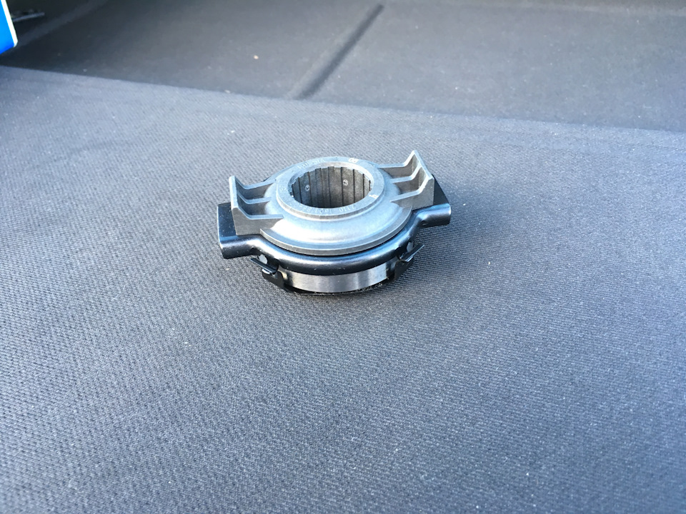 Выжимной из комплекта для МКПП. Очень жаль что не подходит, выполнен добротно! — Lada Гранта Лифтбек (1G)