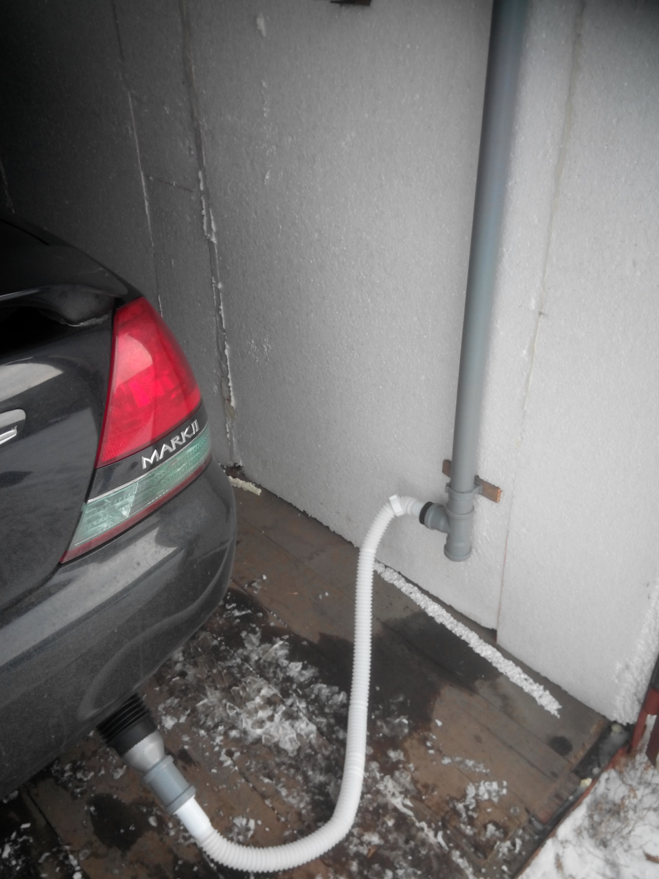 Отвод выхлопных газов из гаража — Toyota Mark II (110), 2 л, 2003 года ...