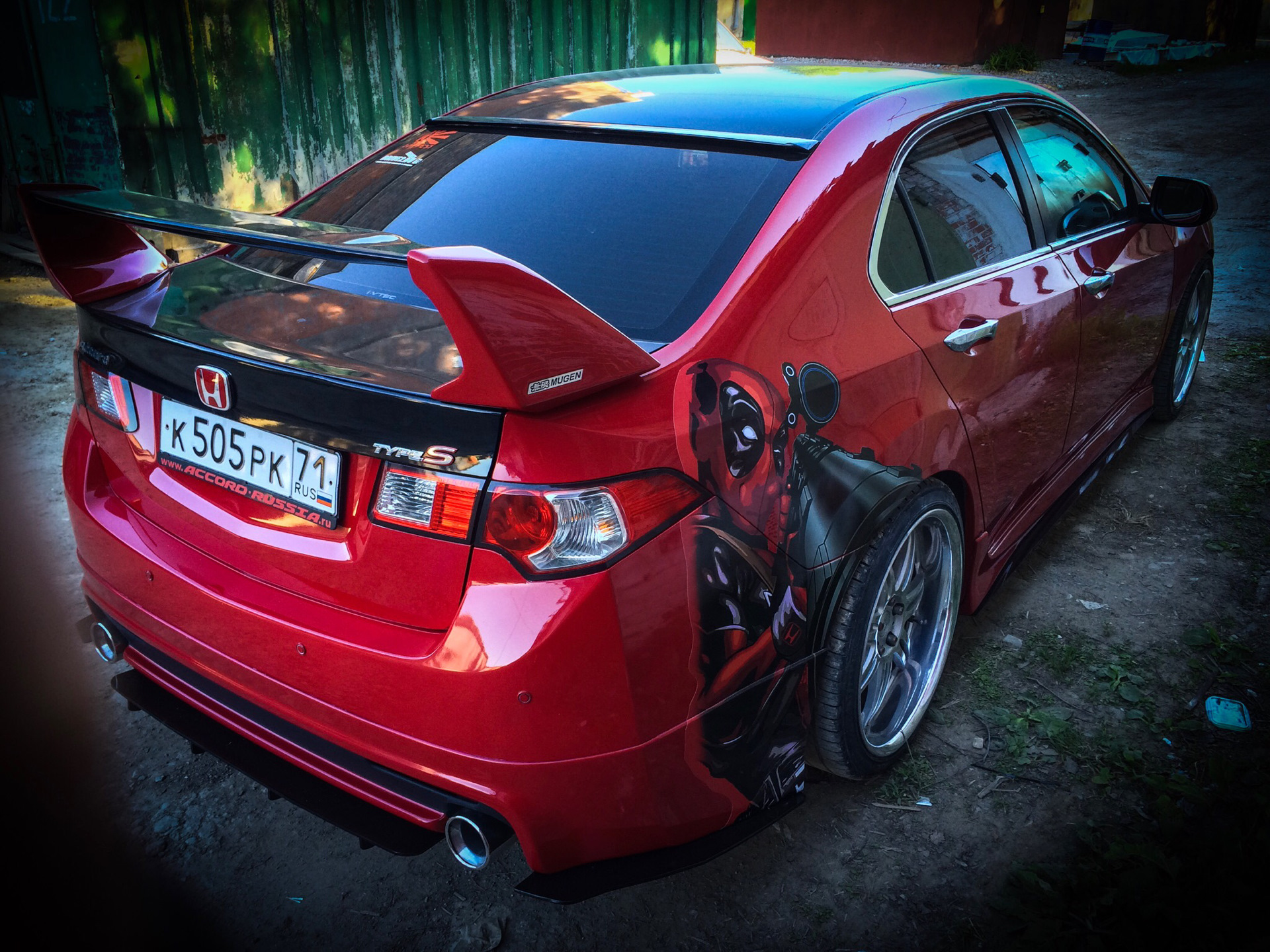 Яркий аккорд. Accord 8 Red Tuning. Honda Accord 7 бордовый. Accord 7 тюнинг красная. Хонда Аккорд красная с черной крышей.