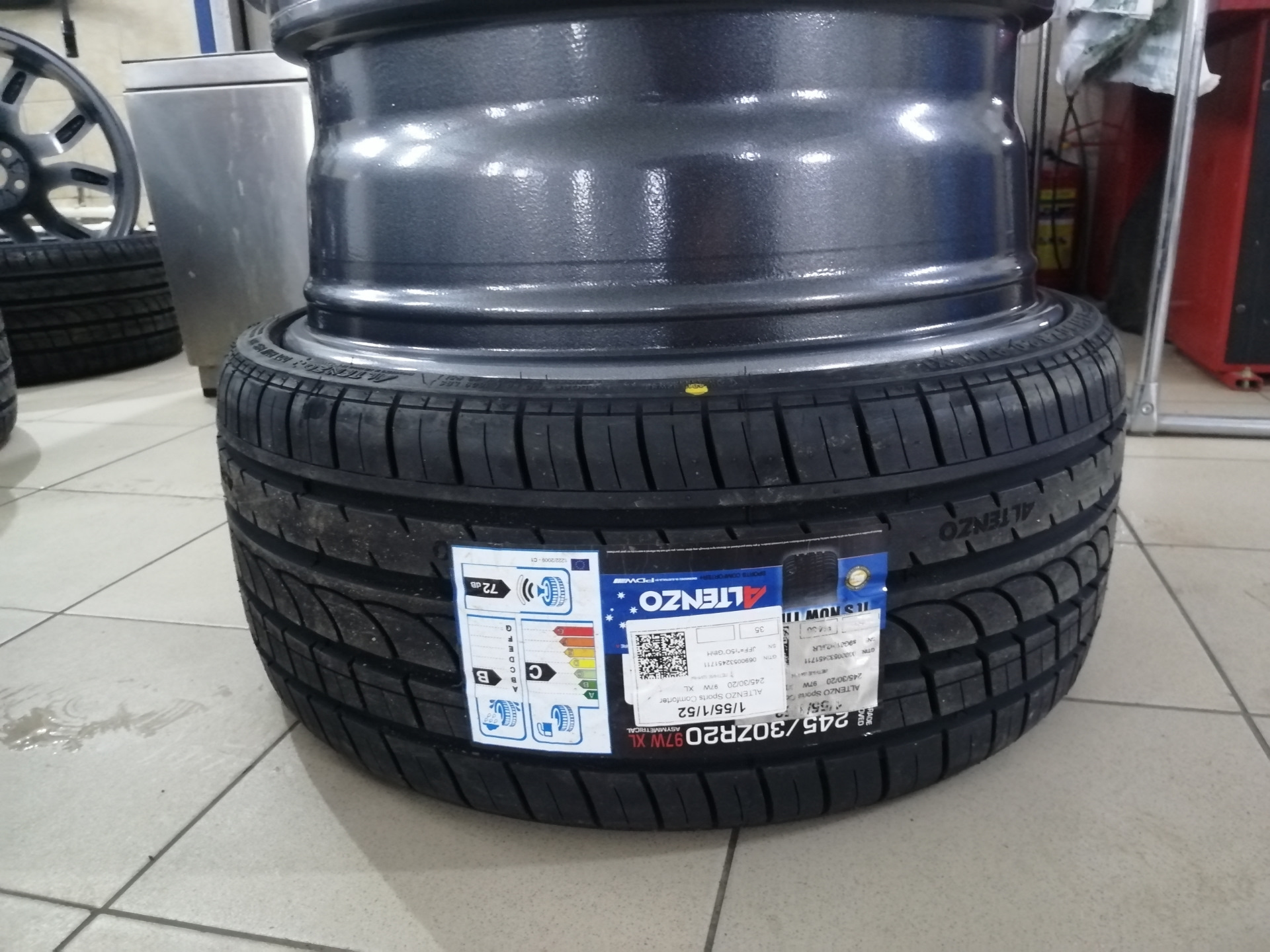 Резина 245 30 r20 недорого. Pirelli p Zero 245/45. Pirelli p Zero 245/45 r19. Pirelli p Zero 245/45 евро наклейка. Сузуки шины Континенталь.