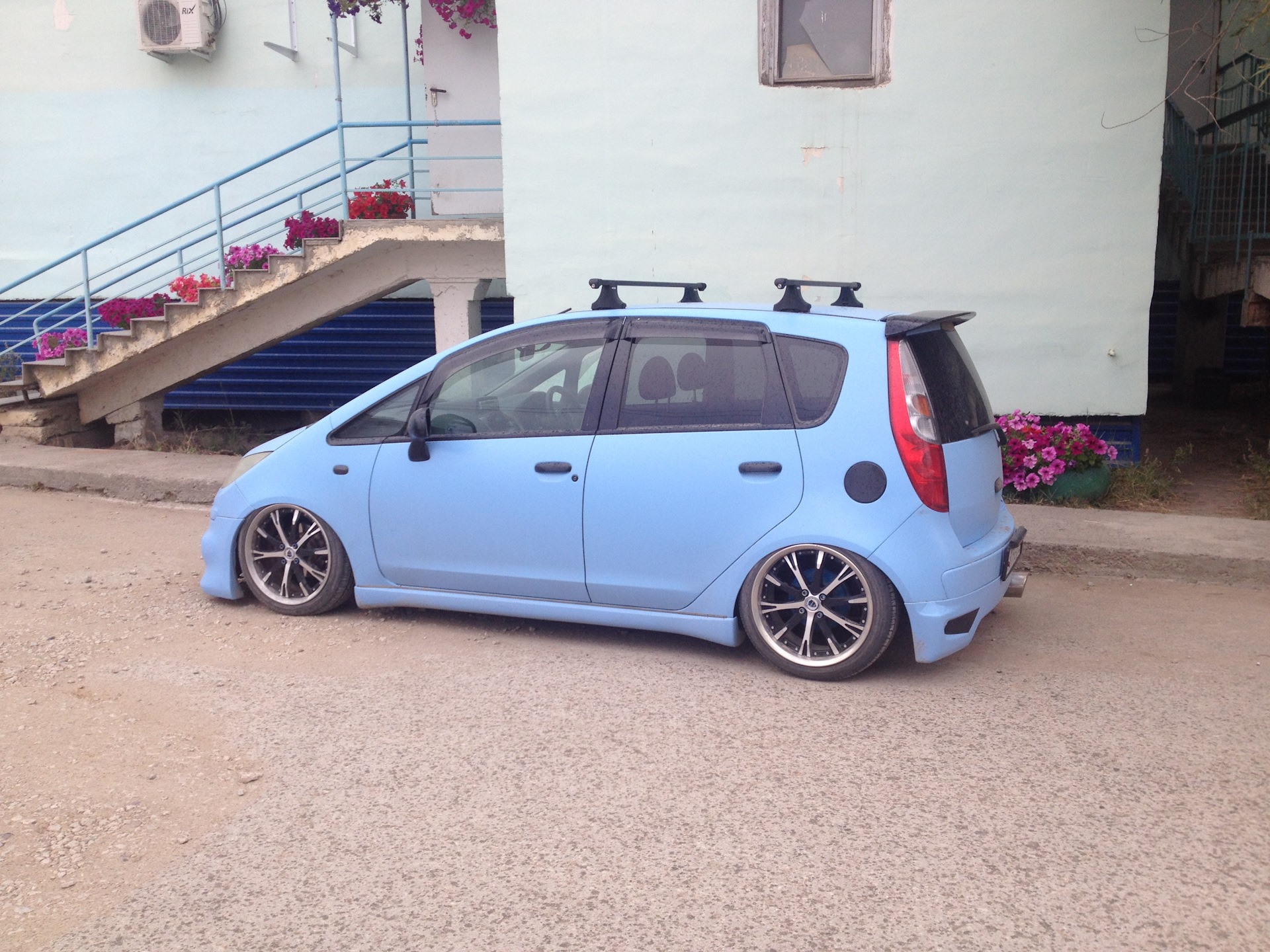 Mitsubishi Colt 5 stance