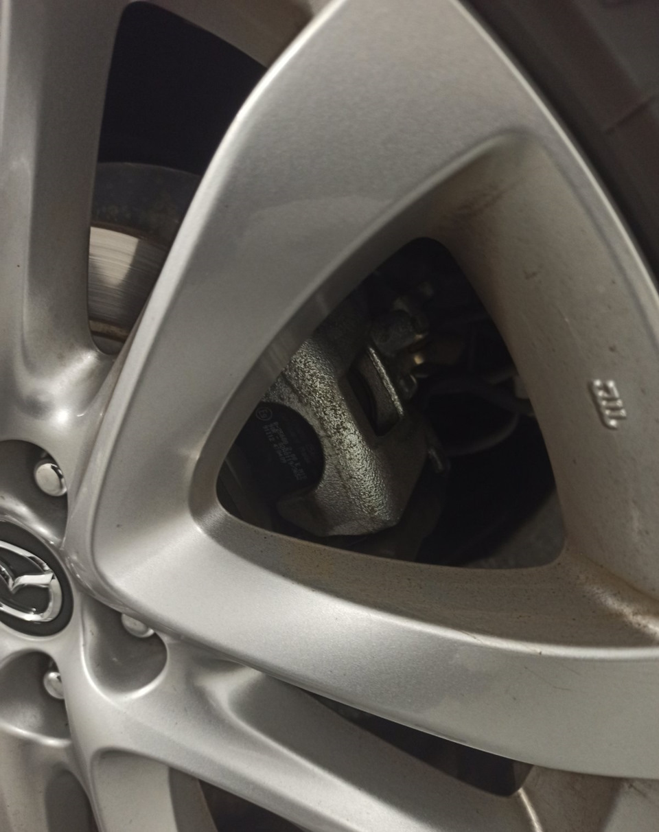 Замена задних суппортов по отзывной компании — Mazda 6 (3G) GJ, 2,5 л ...
