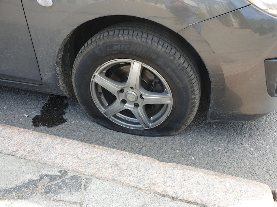 Порез покрышки — Mazda 3 (2G) BL, 1,6 л, 2010 года | шины | DRIVE2