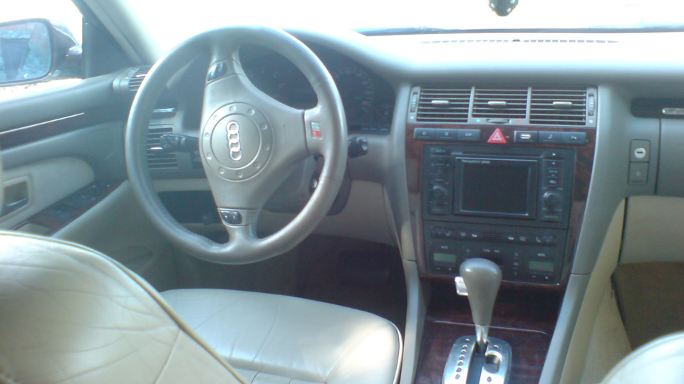 Audi A8 4.2 quattro 40v