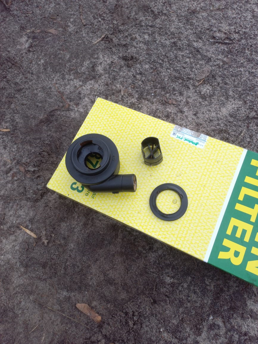 Замена клапана вентиляции картерных газов — Volkswagen New Beetle, 2 л ...