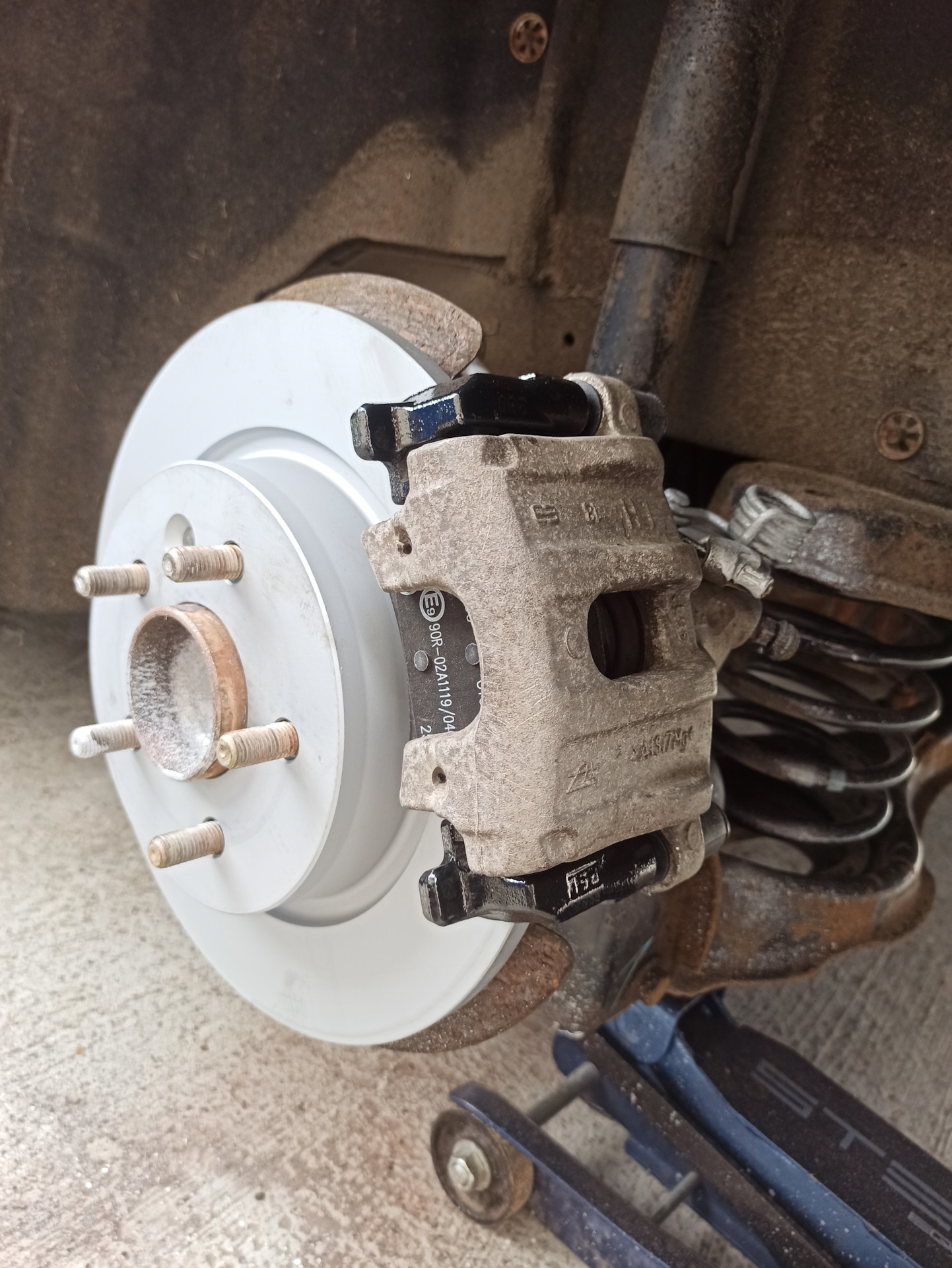 Улучшение тормозной системы — Ford Focus Sedan II, 1,8 л, 2010 года ...