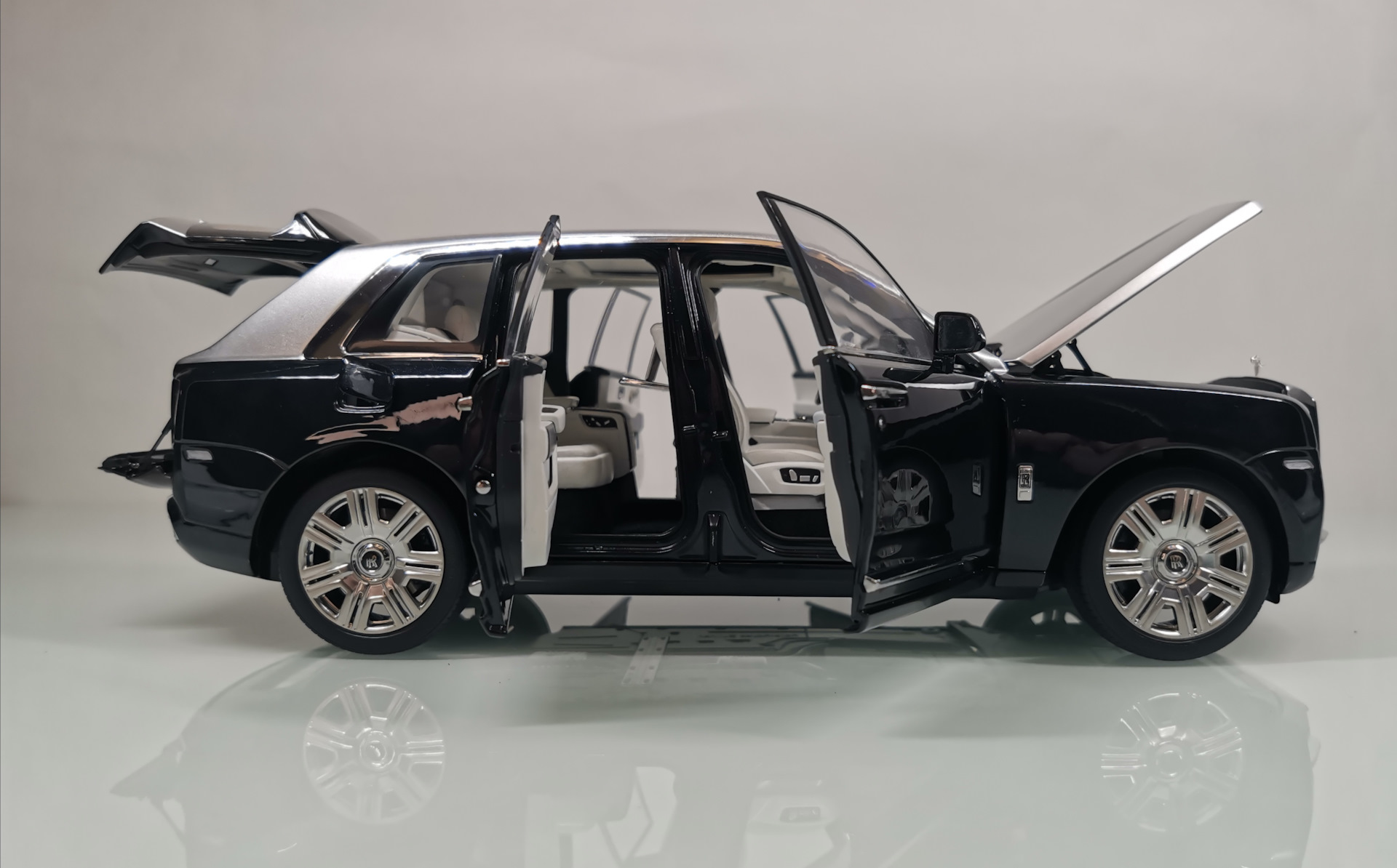 Rolls Royce Cullinan моделька