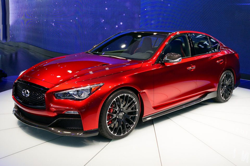 Infiniti q50 rouge