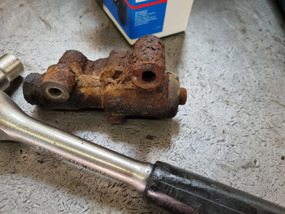 Пропали тормоза — Lada 2115, 1,5 л, 2006 года | визит на сервис | DRIVE2