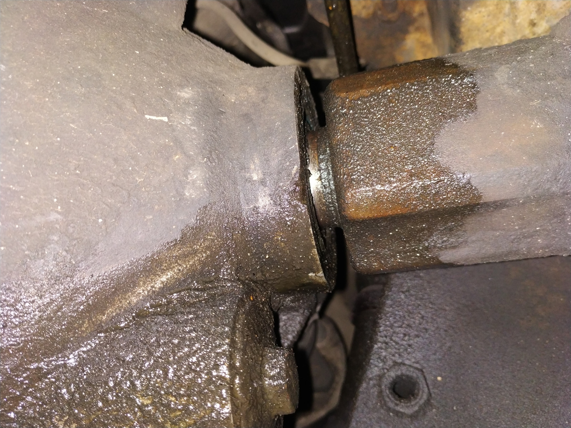 Что за сальник потек? — SsangYong Rexton (2G), 2,7 л, 2009 года ...