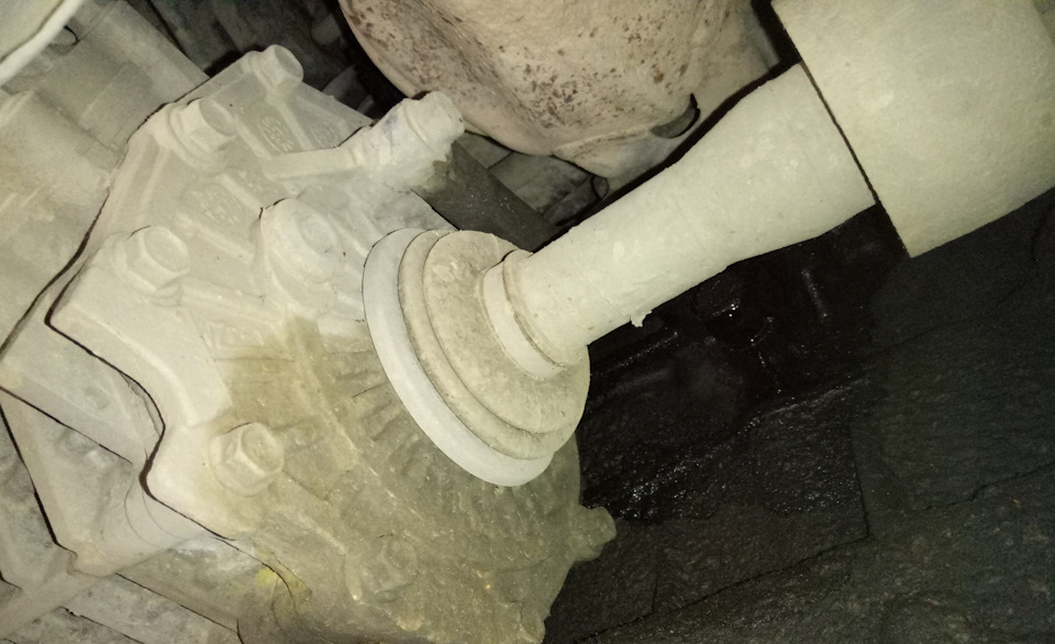 вот так все выглядит после 2,5 лет и многих тысяч км. — KIA Sorento (2G)