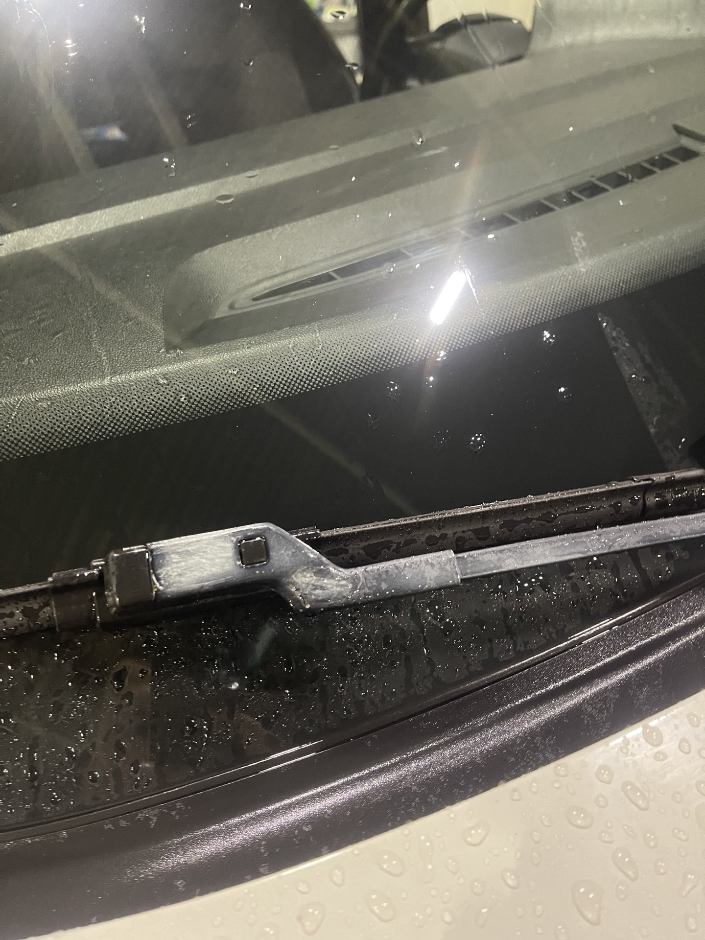 Новые поводки стеклоочистителя — Skoda Rapid (1G), 1,6 л, 2014 года ...